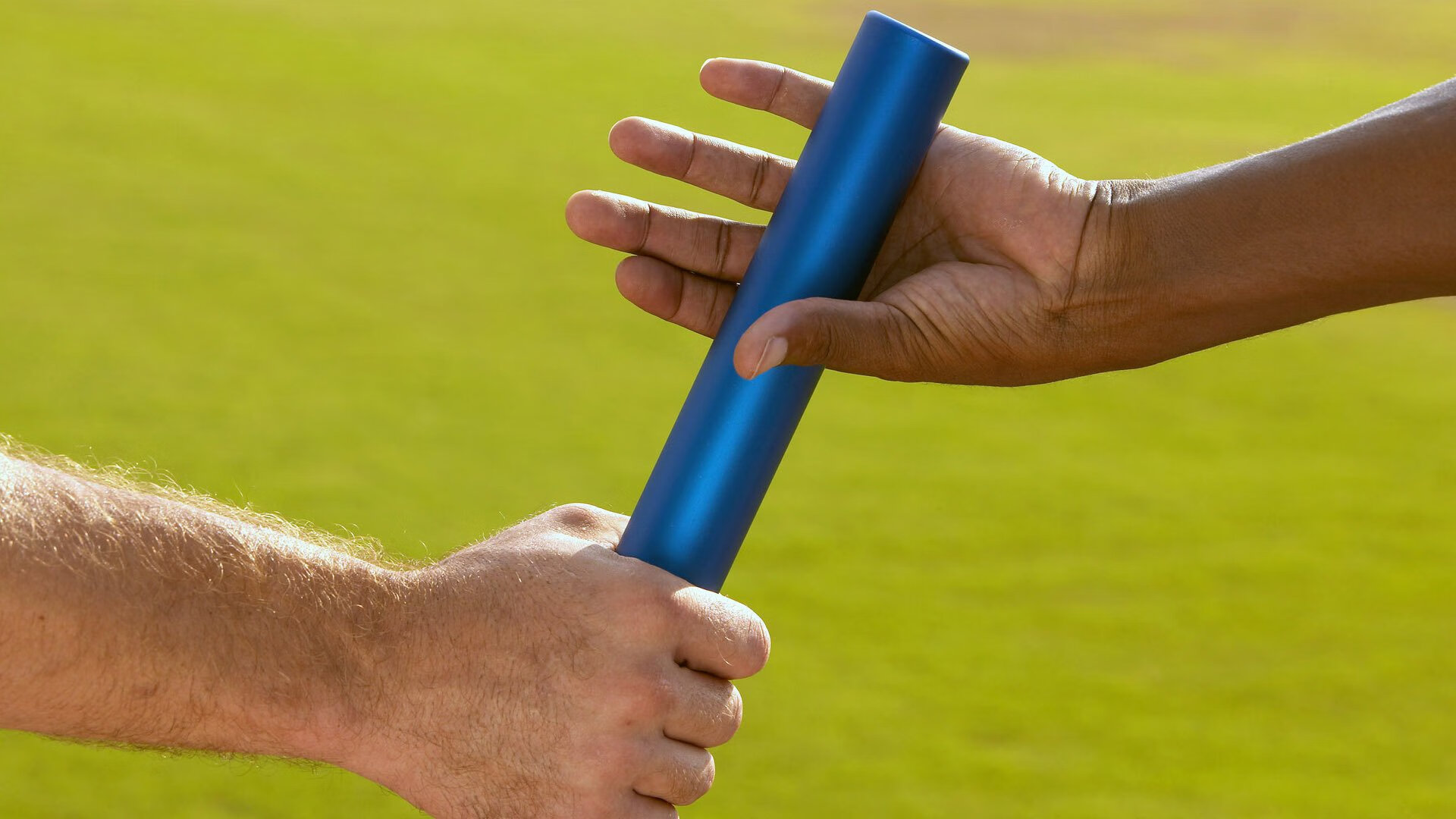 蝶泳节奏流畅中立代表队A稳步晋级，蝶泳国家队