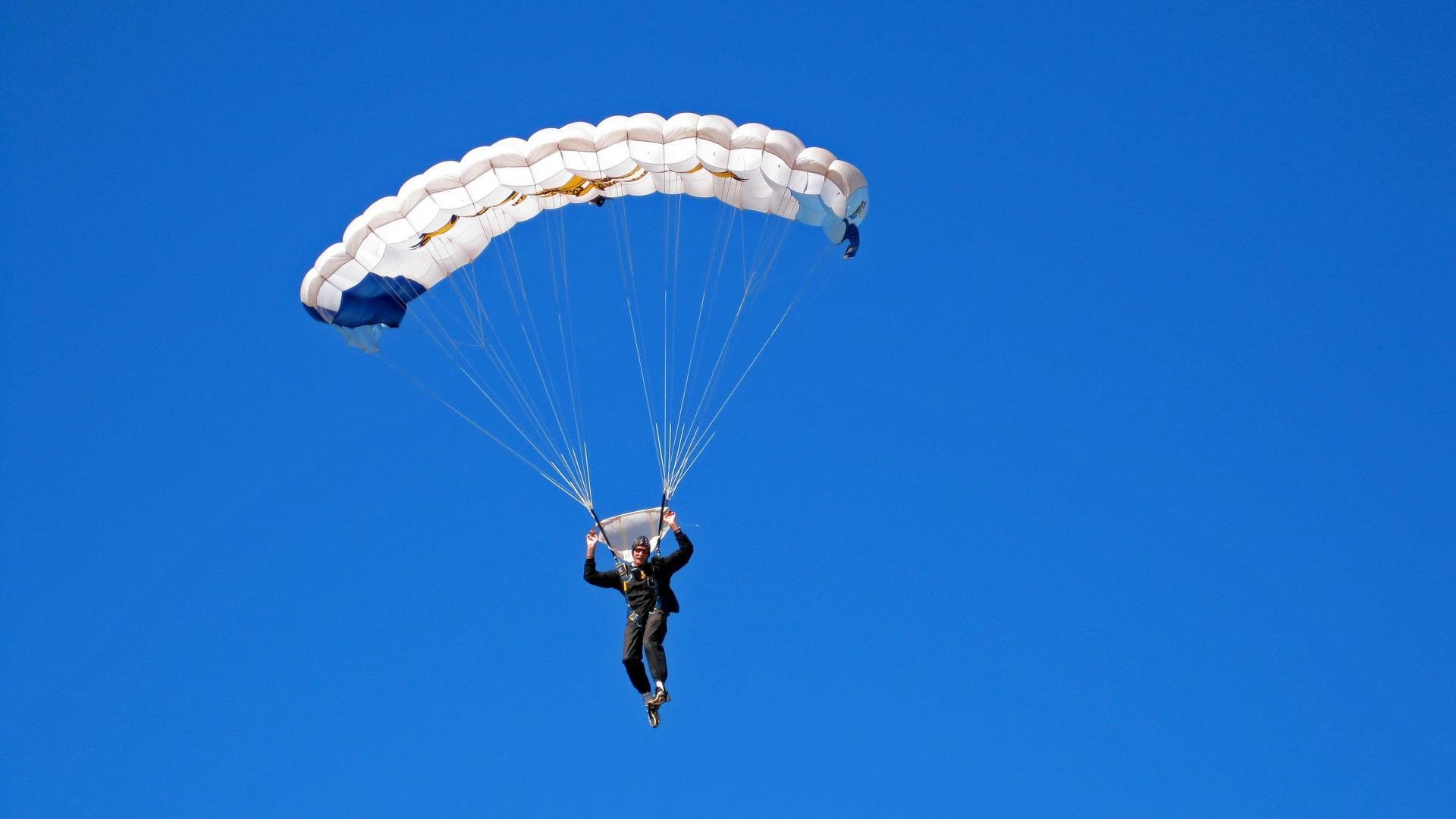 爱游戏体育app-跳水技术提升突尼斯斩获佳绩，跳水reverse